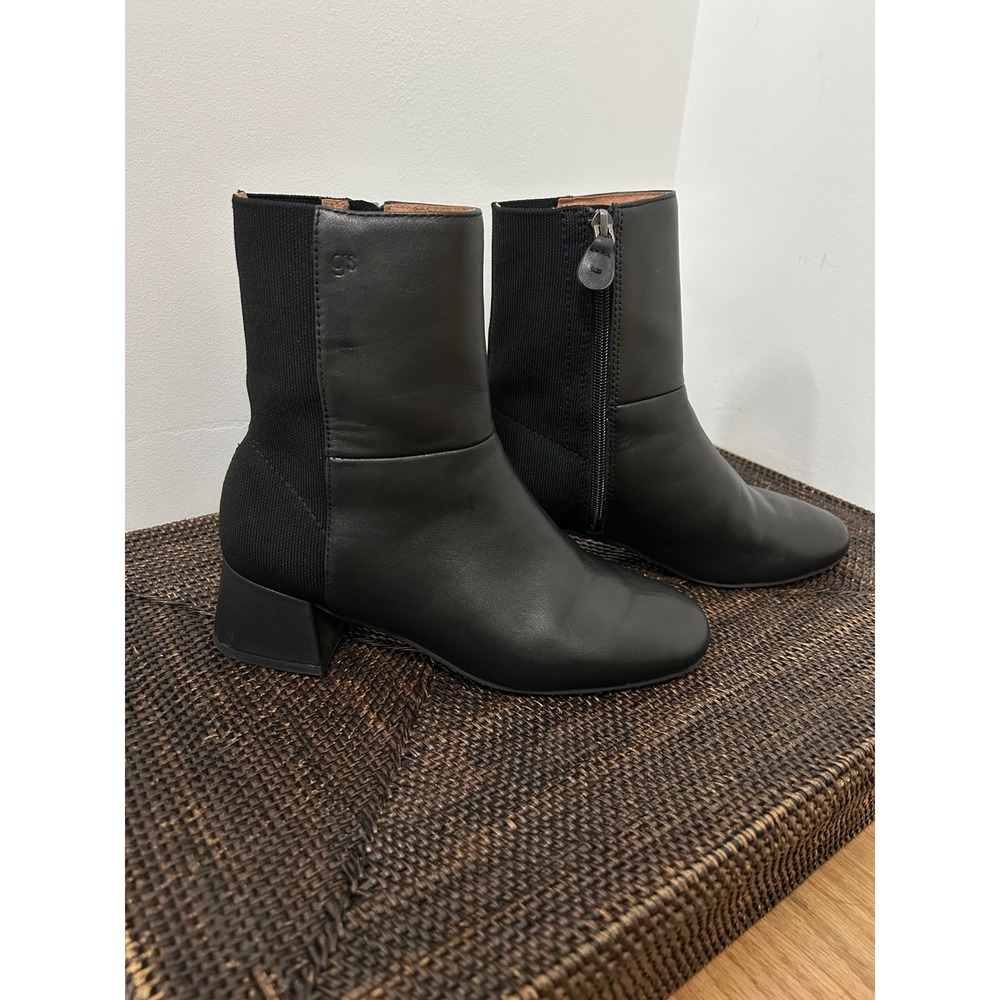 Gentle Souls Eileen Women 7 Black Leather Block Heel Ankle Booties Minimalist